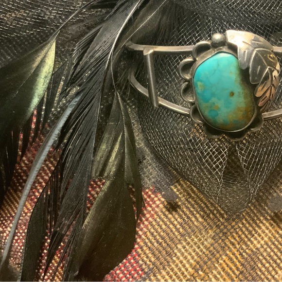 ♥️🧡Vintage sterling silver Navajo Turquoise and Silver Leaf clamper Bracelet. - Picture 7 of 8